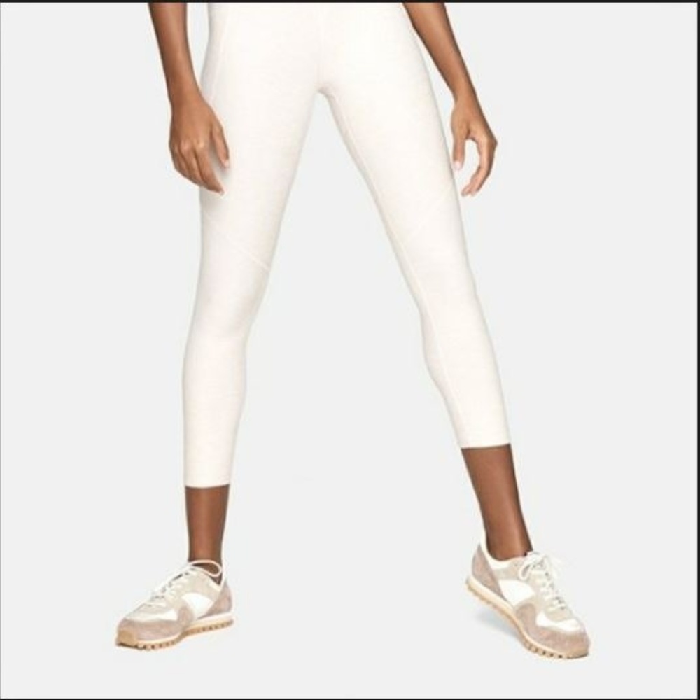 NWT Outdoor Voices Warmup 3/4 Leggings Size M